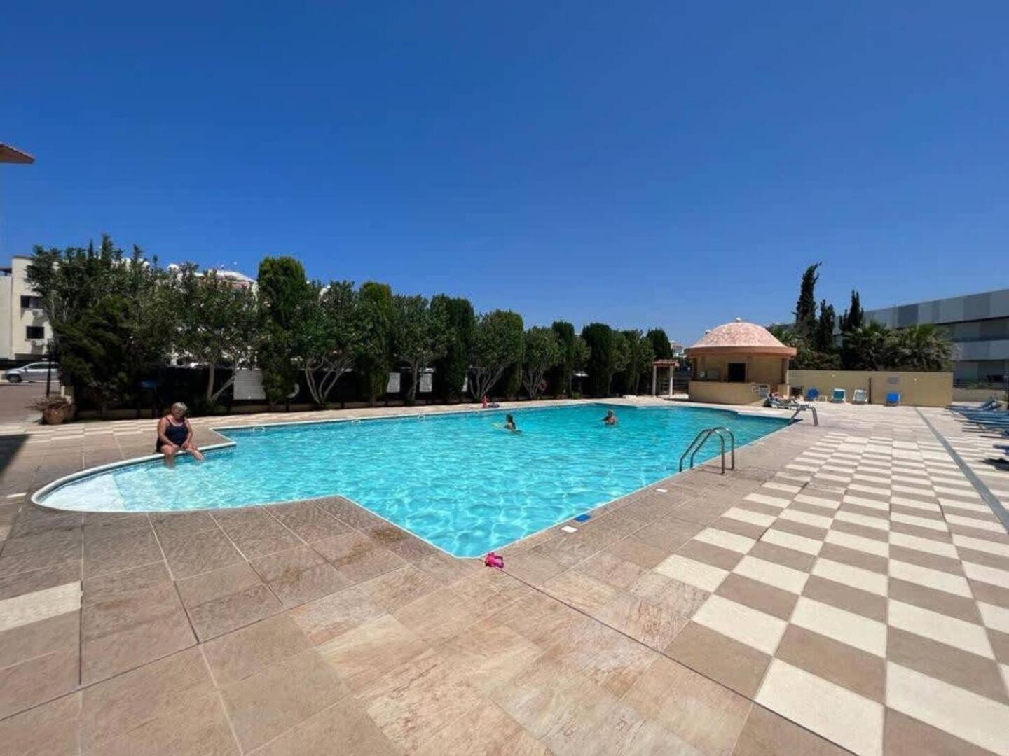 Queens Gardens Paradise Vip, Pool, Mall, Sea Pafos Zewnętrze zdjęcie