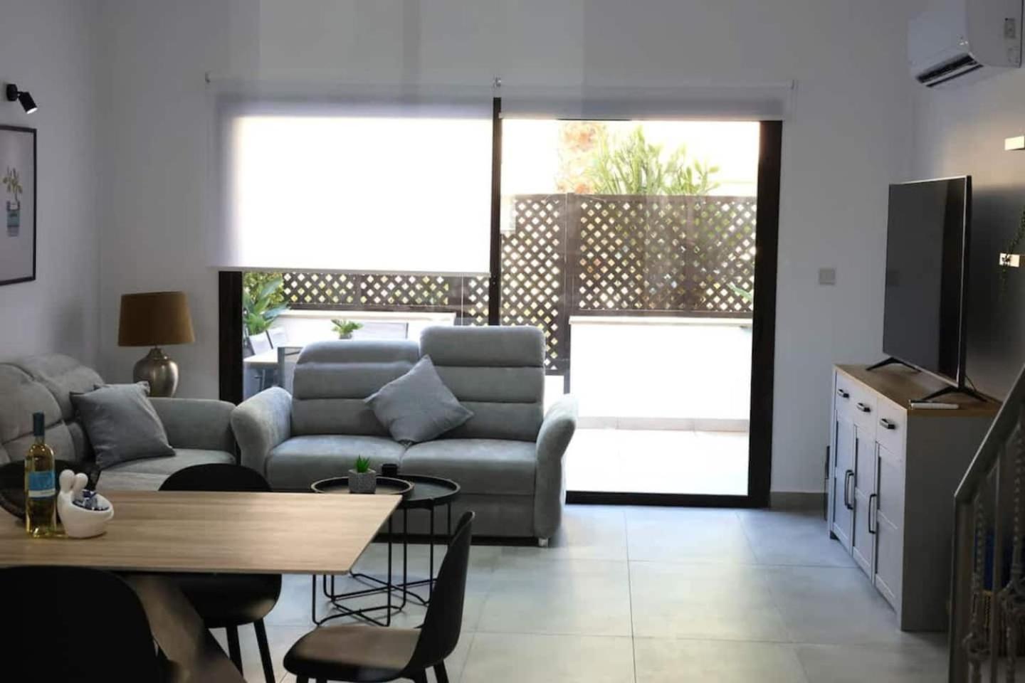 Queens Gardens Paradise Vip, Pool, Mall, Sea Pafos Zewnętrze zdjęcie