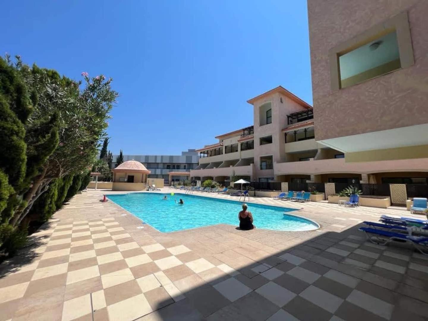 Queens Gardens Paradise Vip, Pool, Mall, Sea Pafos Zewnętrze zdjęcie