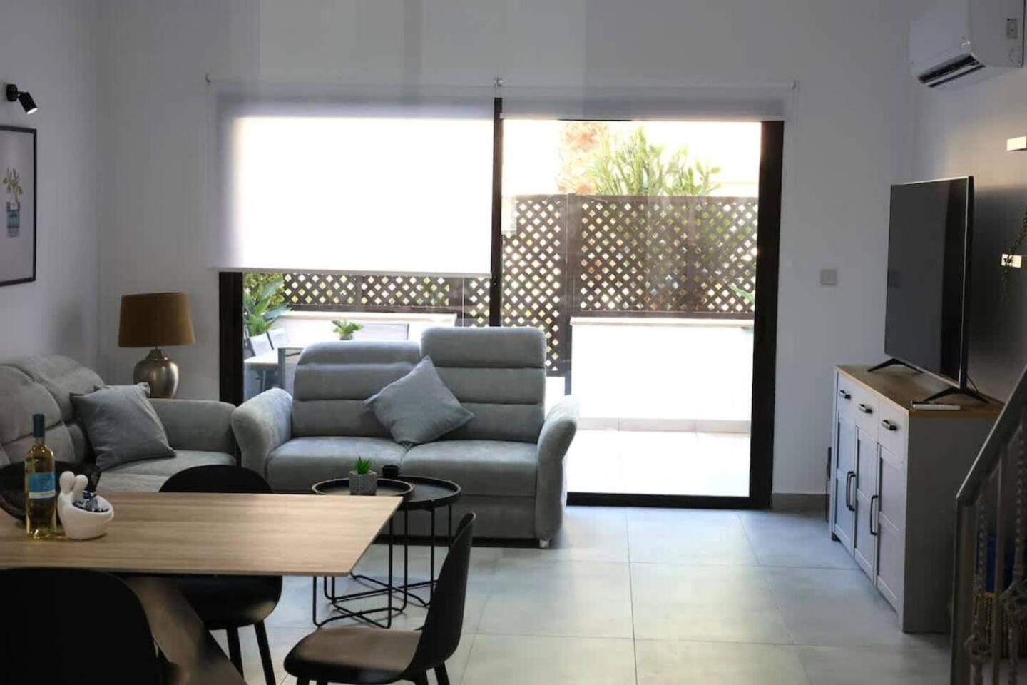 Queens Gardens Paradise Vip, Pool, Mall, Sea Pafos Zewnętrze zdjęcie